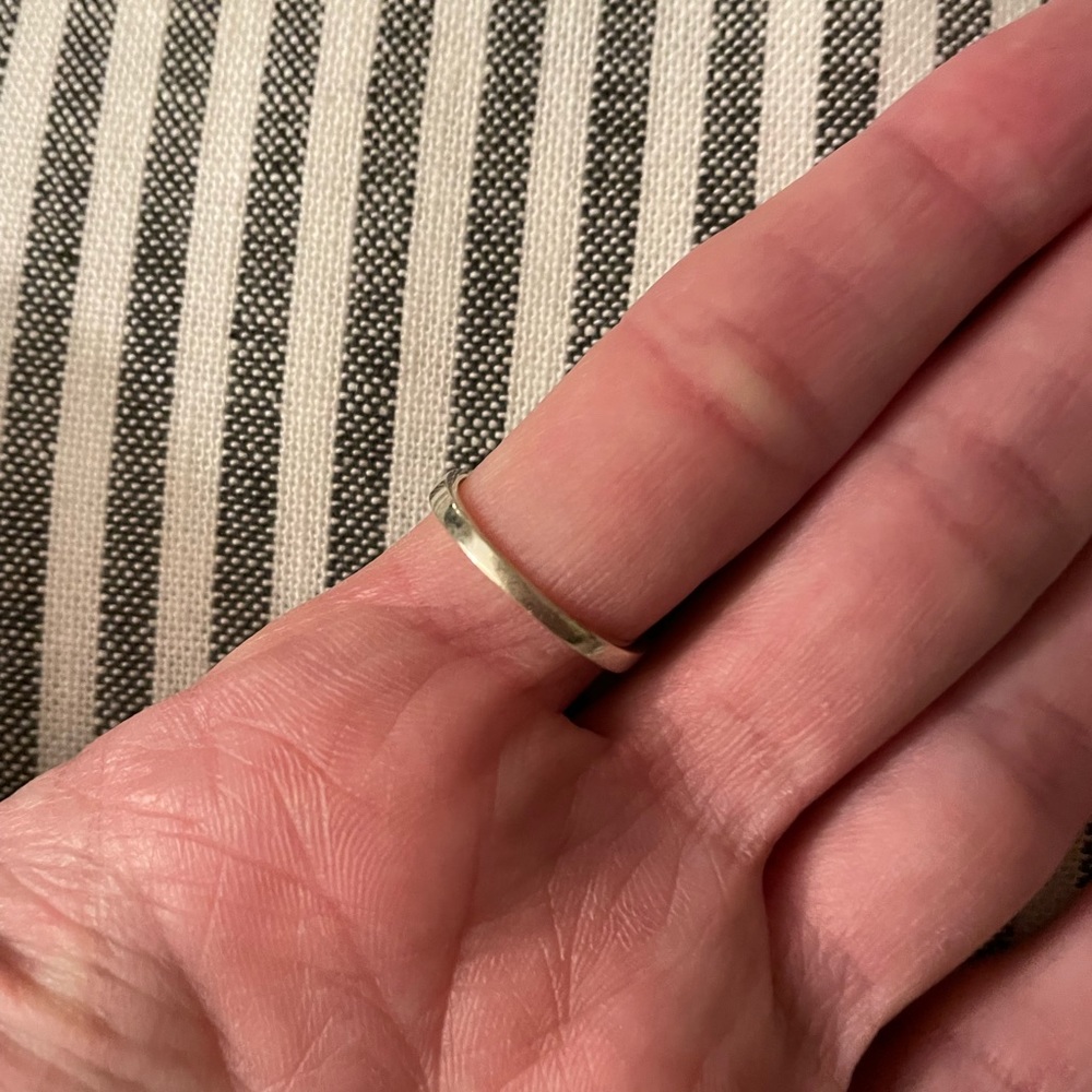 Costume silver ring - Picture 2 of 3